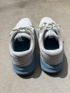 GEL-RIDEWALK LIGHT 2のかかと部分と履き口を後ろから撮影した実物写真