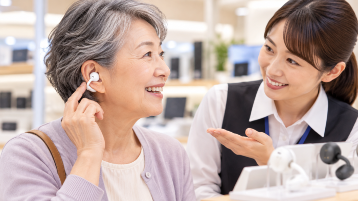 ミライスピーカーEarを店頭で試すイメージ